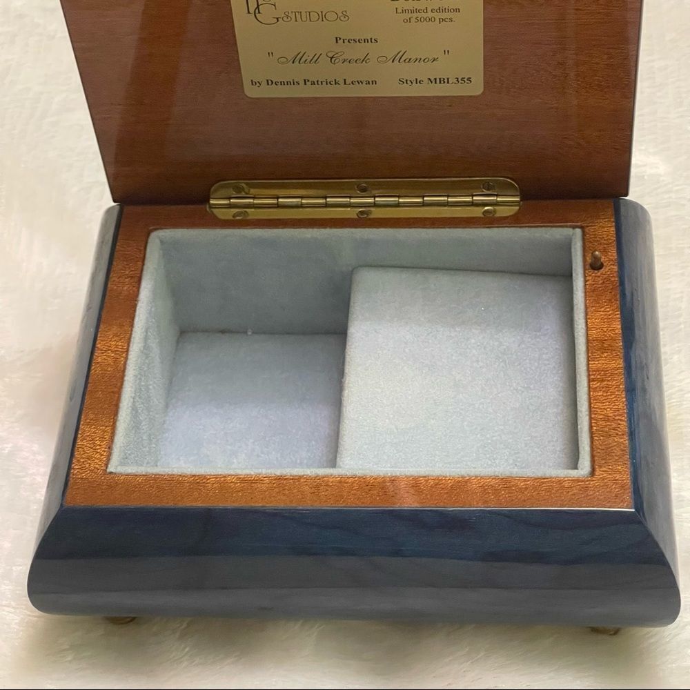 ERCOLANO Italian Jewelry musical box - Picture 5 of 14